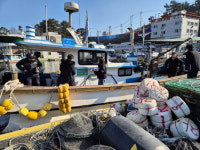 거제시, 사등면 성포항서 낚시어선 합동 안전점검