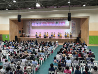 창원시 중앙동 벚꽃마을 효 큰잔치 개최, 어르신 웃음꽃 활짝