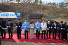 새진주라이온스클럽, 등산로 입구 먼지털이기 기증