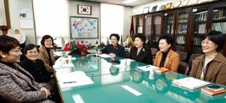 새해, 여성이 말한다- 모성적 리더십이 교회를 바꾼다