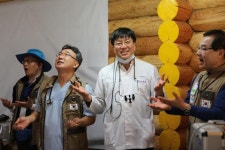 여수의 슈바이처 예치과 원장 신정일 집사