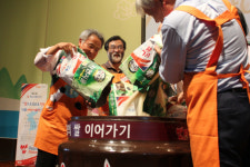 남북 병사가 마주하는 밥상 꿈꿔