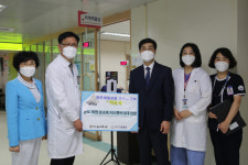 여수은파·광주제일교회, 광주기독병원에 디스펜서 전달