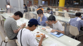 배고픈 신학생, 옛말 아니다