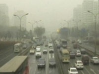 돔운동장 등장에 소송까지…최악 스모그