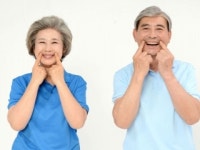 부모님 건강 내가 챙긴다! 60대 치아, 70세 이상 치매 주의