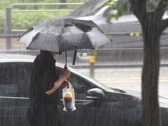 짧은 소강 끝나고 다시 장맛비...중부에 최고 300mm
