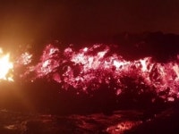 민주콩고 화산 분출...거대 용암, 도시 경계에서 멈춰