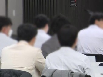 법원, 전공의·의대생 '의대 증원 집행정지' 신청도 각하...3번째