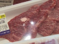 반값 한우 먹어볼까?...한우의 날 세일하자 마트 오픈런
