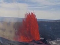 하와이 킬라우에아 화산 100미터 높이 용암 분출