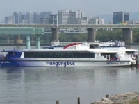 한강버스 또 고장...우측 방향타 이상으로 회항