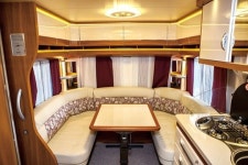 캠핑4.0 카라반 시대 | 엑셀런트 495 UFe