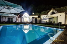 여행자가 지은 여행자를 위한 집