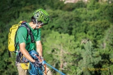 노적봉 암벽을 계단 오르듯!