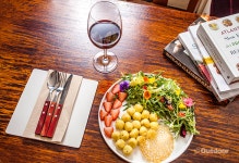 망원동의 작지만 특별한 레스토랑 소노