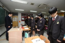 “소모적 정치 논쟁 멈추고 인성‧기본교육 강화 계기로”