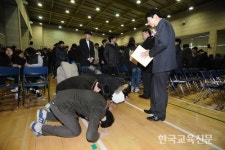 1월 졸업식 확산…고민하는 학교들
