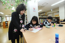지식의 보고 도서관은 ‘창의력 교실’