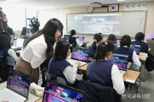 AI 챗봇에 질문하면 동영상 답변으로