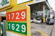 주유소 기름값 10주 연속 내려…휘발유 평균가 1644.8원