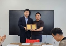 유영일 경기도의원, 범계로데오 상권 활성화 기여로 감사패 받아