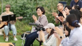 김보라 안성시장 마을이 아이를 키운다 도농공동체가 만든 아이들의 연극 무대