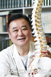 “척추 교정해 눌린 신경 풀어주면내분비계 질환·성인병 치료 특효”