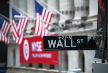 [김지수의 인터스텔라 1] 라나 포루하 파이낸셜타임스 부주필 | “美 경제 회복 엉터리…IT 기업, 돈 굴려 엄청난 부 일궈 잡스는 제품 만드는 데... 