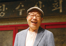 [김지수의 인터스텔라 14] 82세에도 무대에 서는 ‘청년’ 배우 신구 | “배우로 사는 일? 개똥 같지만…이 순간이 가장 행복”