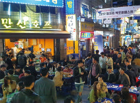 [노가리골목 ‘20대엔 핫플레이스, 70대엔 단골가게’] 할아버지가 가던 술집, 손주가 가기 시작했다