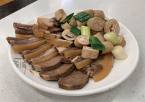 [김하늘의 인생의 백미 4 충남 홍성군 홍흥집] 씨름판에서 바다로 뛰어든 사내가 사랑하는 국밥집