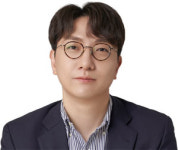 [변협·로톡 분쟁 특별 기고] 신인규 법률사무소 청직 대표변호사 | 로톡 광고는 거대 자본의 변호사 종속 시도