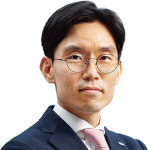 [이필상의 아시아 기업 전성시대 ] 탄소배출 감축에 기회 잡은 아시아 기업들…“태양광·풍력이 뜬다”