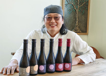 [박순욱의 술기행 | 청명주 출시한 ‘한영석의 발효연구소’ 한영석 대표] “자연 발효 누룩으로 만든 약주, 맛보세요.”