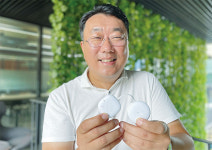 [Interview] 웨어러블 AI 심전도 측정기 개발한 길영준 휴이노 대표 | “‘메모패치’로 수집한 환자 심전도 데이터, 삼성·애플도 관심”