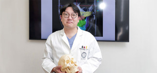 [명의 열전 | 최병준 경희대학교 치과병원 구강악안면외과 과장] “마스크 벗자 양악수술 늘어…교정 없이 턱뼈 깎으면 음식 못 씹어”