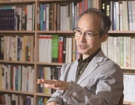 [김지수의 파워 인터뷰 | 고백의 언어들 저자 김기석] “행복하려면 소유에서 향유로 생각 바꿔야… 하나님도 향유의 대상”