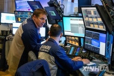 월가 전문가 증시 조정, 야구 9회 중 7회까지 왔다