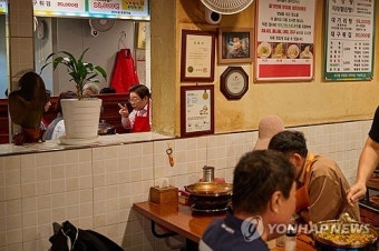 李대통령, 용산 대구탕집서 깜짝 점심…