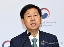 구윤철 