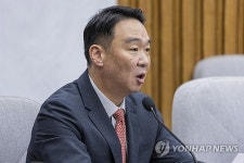 국힘 지도부, '상임위 불만 멱살잡이'에 