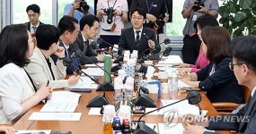 '패스트트랙 심사기간 단축' 국회법 개정안, 與주도 운영소위 의결
