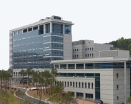 병원 건물내 약국이라도 구분되면 개설신청 허가해야