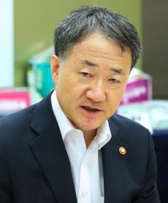 박능후 장관 “의사 총궐기대회는 의사표현 수단, 막을 이유 없다”