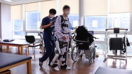 로이병원, 웨어러블 보행재활로봇 엔젤렉스M 도입