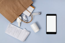 법원 재주문 약 택배 판매=약국 내 판매…한약사 무죄 선고