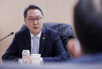 사직 전공의들에게 대화 제안한 박민수 차관 