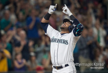 [댄 코놀리] 넬슨 크루즈, 소리 없이 강한 남자