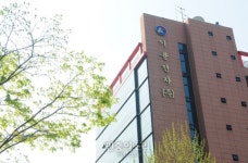 8년 만의 출근…기륭전자 노동자들, 일터로 돌아가다